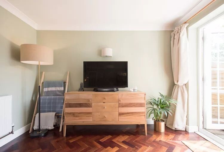 Как разместить телевизор стильно и функционально: идеи для вашего интерьера
