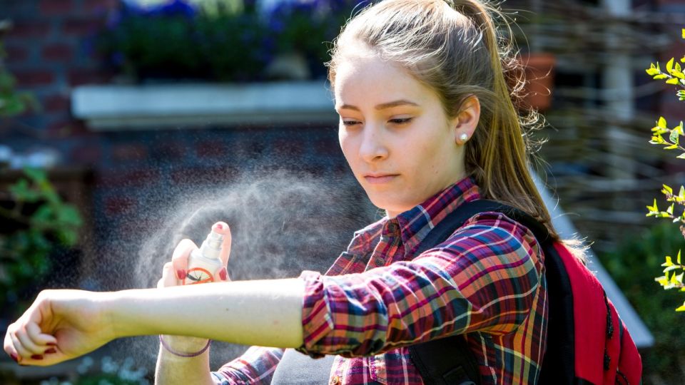 Средство от клещей и комаров выбирайте так: ищите на упаковке эту надпись