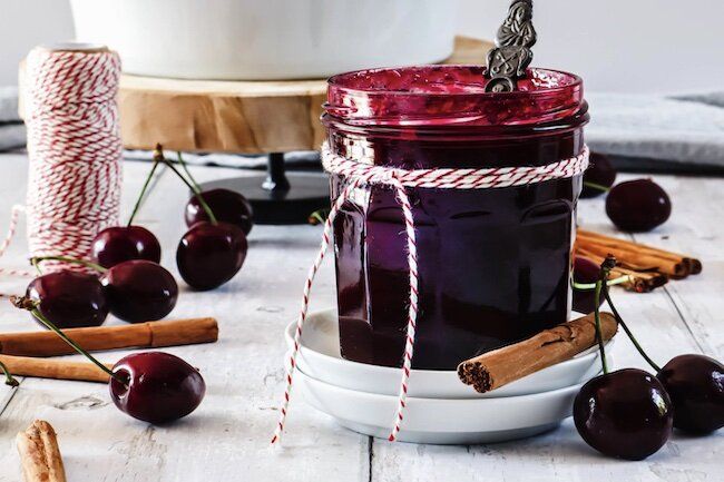Варенье с вишней и корицей: гармония вкусов, которую стоит попробовать