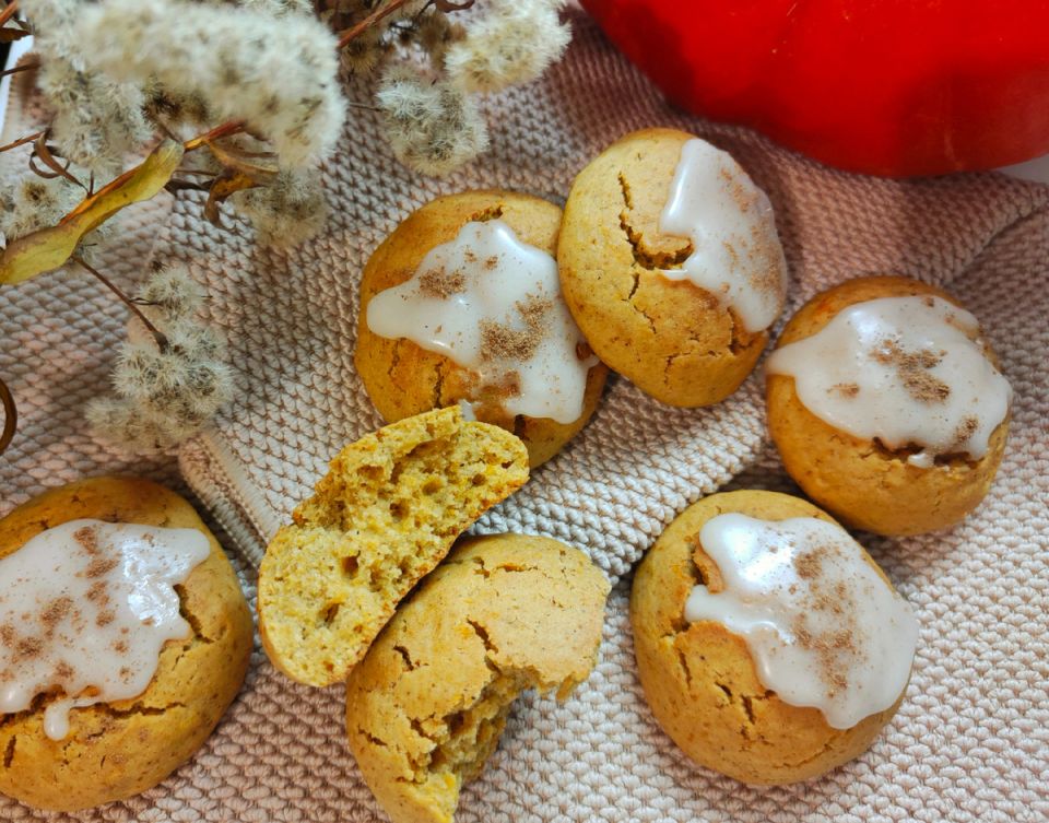 Аромат домашней выпечки: как приготовить тыквенно-имбирные пряники на осенний уют