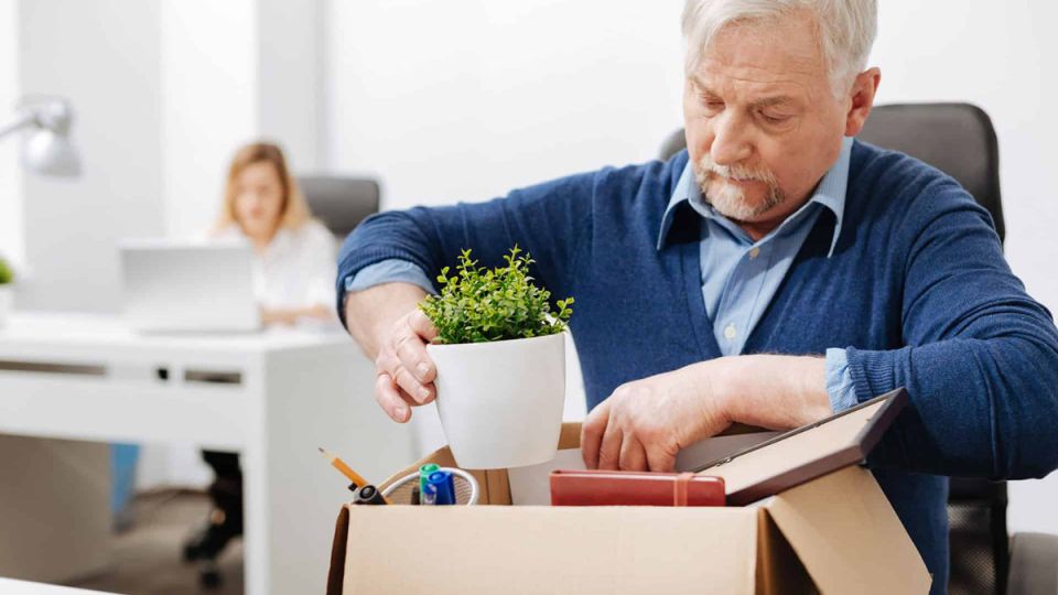 Что делать, если начальство намекает на увольнение после выхода на пенсию?