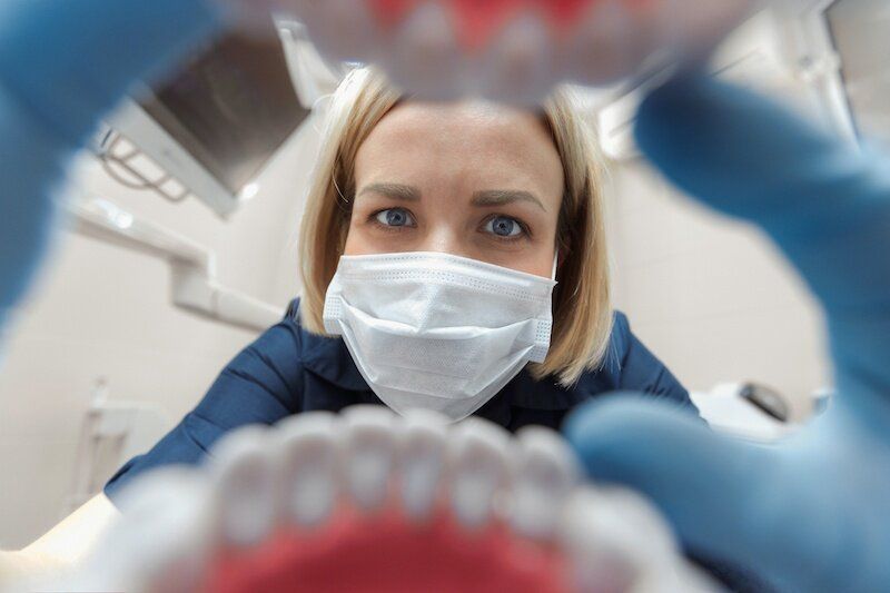 Профгигиена зубов: залог здоровья на долгое время