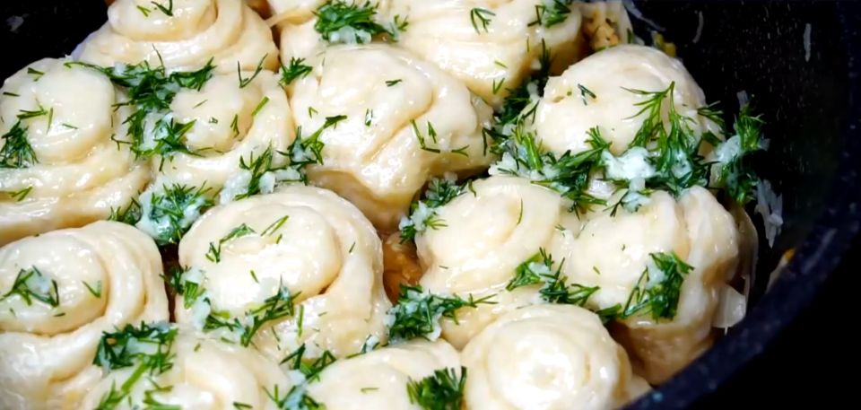 Штрудли с капустой: идеальное сочетание аромата и уюта в одной кастрюле