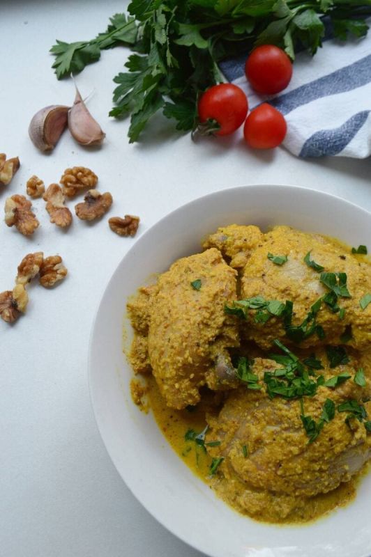 Курица под соусом сациви: Грузинская классика на вашей кухне