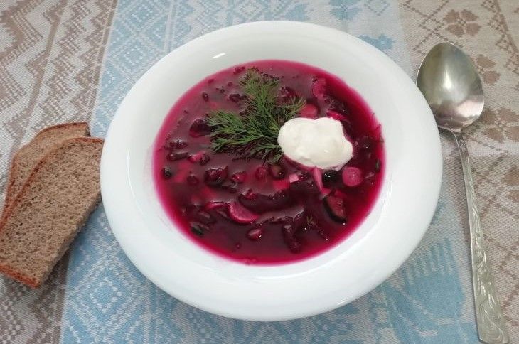 Добавьте к борщу сливочное масло: результат вас поразит