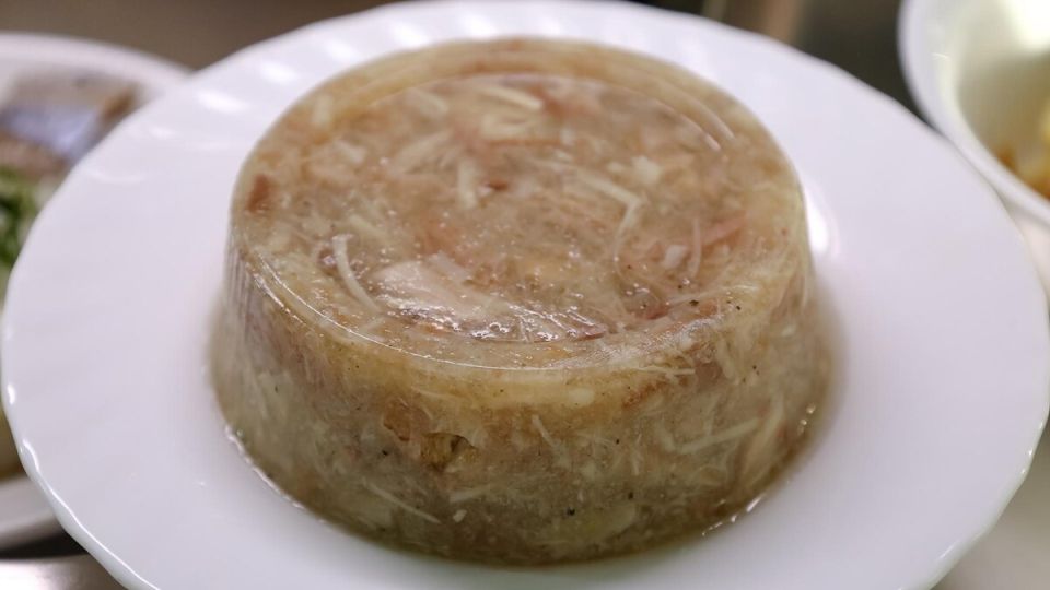 Проверка холодца: Микробы и несоответствия в большинстве образцов