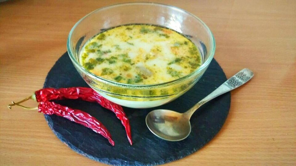 Уютный сырный суп с красной рыбой на каждый день