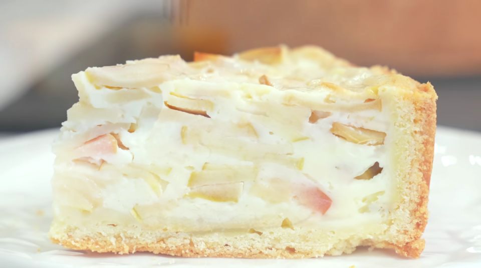 Нежный яблочный пирог: простой рецепт, идеальный для осени