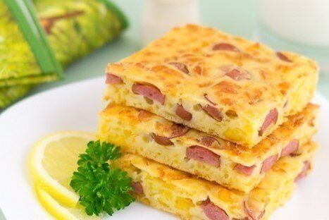 Пирог с сыром и сосисками